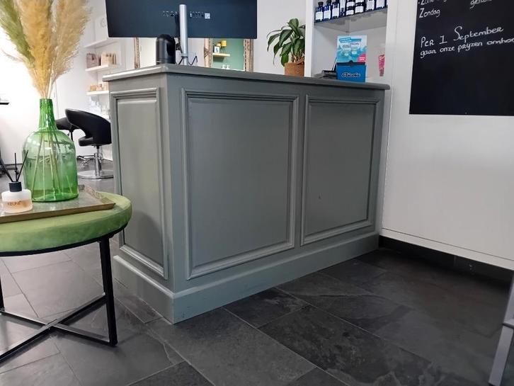 kappers inventaris,  kapsalon. pompstoelen,  wasbakken. toon, Huis en Inrichting, Barren, Gebruikt, Ophalen