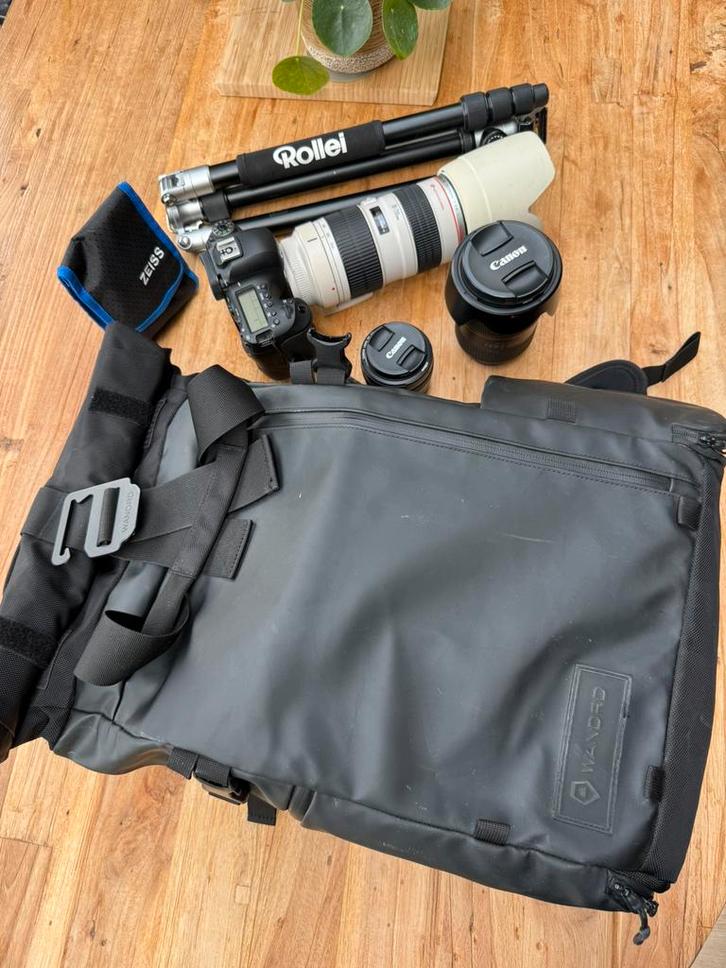 Camera met lenzen, statief, tas en accesoires, Audio, Tv en Foto, Fotocamera's Digitaal, Zo goed als nieuw, Spiegelreflex, Canon