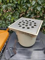 Afvoerput - vloerput  PVC met RVS deksel 20x20 cm, Doe-het-zelf en Verbouw, Buizen en Afvoer, Overige typen, Rvs, Gebruikt, Ophalen