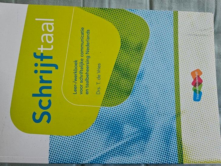 Schrijftaal.T. de Vries - leer-/werkboek, Boeken, Schoolboeken, Zo goed als nieuw, Nederlands, Overige niveaus, Ophalen of Verzenden