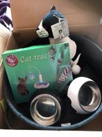 Leuke partij oa kattenmand , bakjes , deurstopper etc nieuw, Ophalen of Verzenden, Nieuw, Pluche