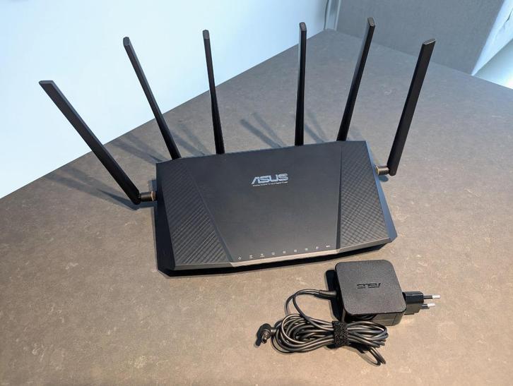 Asus Wireless-AC3200 Tri-band Gigabit Router, Computers en Software, Routers en Modems, Zo goed als nieuw, Router, Verzenden