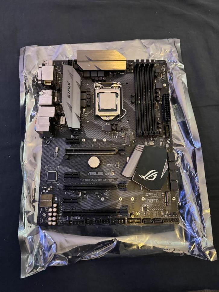 ASUS ROG Strix Z270H Gaming + Intel Core i7-7700K (Defect), Computers en Software, Moederborden, Niet werkend, Intel, DDR4, Ophalen of Verzenden