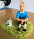 Kuifje zittend in het gras, Ophalen of Verzenden, Kuifje, Nieuw, Beeldje of Figuurtje
