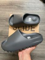 Yeezy Slide Slate Grey size 39 US6, Slippers, Adidas, Nieuw, Ophalen of Verzenden