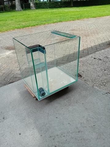 Leeg aquarium 50x55 en 56 hoog met  dik glas van 10 mm. beschikbaar voor biedingen