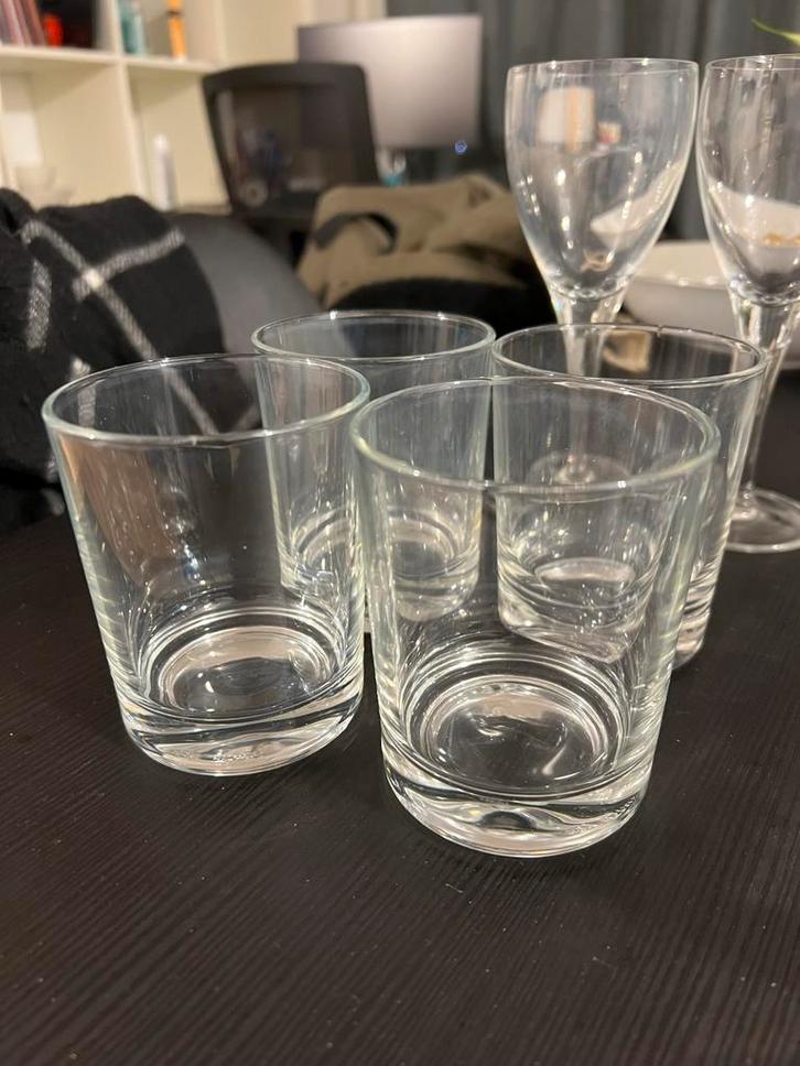 Glazen set: Water, wijn, borrel - ideaal studentenhuis!, Huis en Inrichting, Keuken | Servies, Gebruikt, Glas of Glazen, Effen