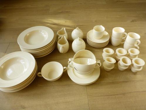Serviesdelen clarity plain., Huis en Inrichting, Keuken | Servies, Zo goed als nieuw, Bord(en), Overige stijlen, Aardewerk, Ophalen of Verzenden