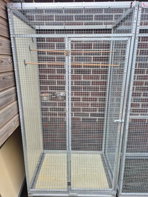 2x mooie voliere, Dieren en Toebehoren, Vogels | Hokken en Kooien, Gebruikt, Volière, Aluminium, Ophalen