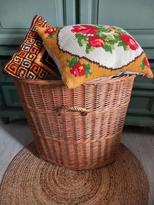 Stevige rieten mand landelijk, Huis en Inrichting, Woonaccessoires | Schalen en Manden, Zo goed als nieuw, Rechthoekig, Riet, Ophalen of Verzenden
