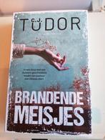 C.J. Tudor - Brandende meisjes, Ophalen of Verzenden, Zo goed als nieuw, C.J. Tudor