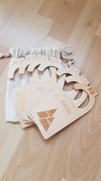 Houten maathangers kledingkast baby, Ophalen of Verzenden, Zo goed als nieuw