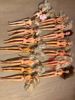 Grote verzameling Barbies, kleertjes en auto, Ophalen, Gebruikt, Barbie