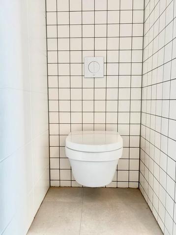 Toilet Villeroy & Boch Architectura, mooi glanzend wit beschikbaar voor biedingen
