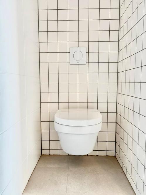 Toilet Villeroy & Boch Architectura, mooi glanzend wit, Huis en Inrichting, Badkamer | Complete badkamers, Nieuw, Ophalen