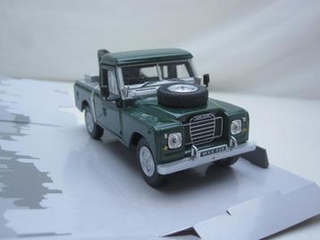 Land Rover Series 3 109 Pickup met takel 1:43 Cararama beschikbaar voor biedingen