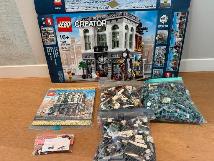 LEGO Modular Brick Bank 10251, Kinderen en Baby's, Speelgoed | Duplo en Lego, Zo goed als nieuw, Lego, Complete set, Ophalen