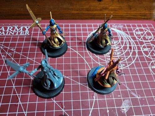 Tau Ethereal on Hover Drone, Hobby en Vrije tijd, Wargaming, Zo goed als nieuw, Warhammer, Figuurtje(s), Ophalen of Verzenden