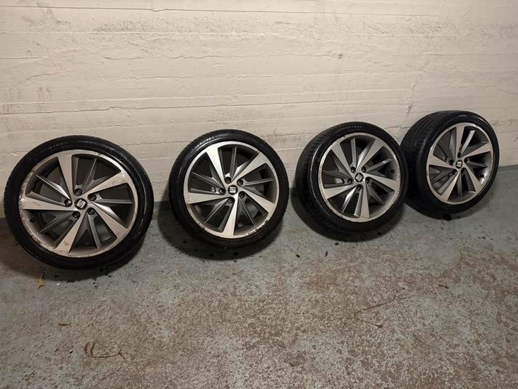 Seat Leon FR 18 inch velgen met banden – set van 4, Auto-onderdelen, Banden en Velgen, Velg(en), Zomerbanden, 18 inch, 225 mm