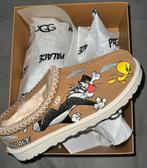 UGG x Looney Tunes Tasman Chestnut, UGG, Overige kleuren, Nieuw, Ophalen of Verzenden