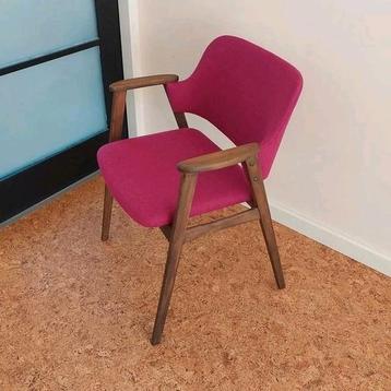 Vintage stoel bekleed met wolvilt beschikbaar voor biedingen