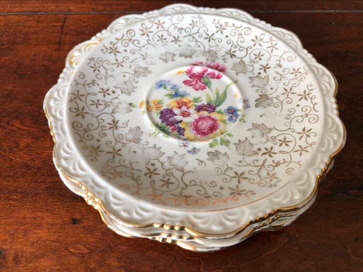 Drie porseleinen schoteltjes (Valeram), Antiek en Kunst, Antiek | Schalen, Ophalen of Verzenden