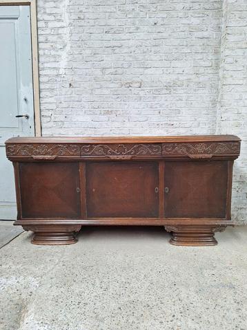 Antiek Dressoir/Buffetkast beschikbaar voor biedingen