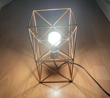 Koperkleurige Design Lamp beschikbaar voor biedingen
