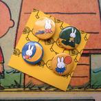 Nijntje Pluis 25MM Pin Button Badge Brooches, Set van 4, Verzamelen, Speldjes, Pins en Buttons, Verzenden, Nieuw, Figuurtje, Button
