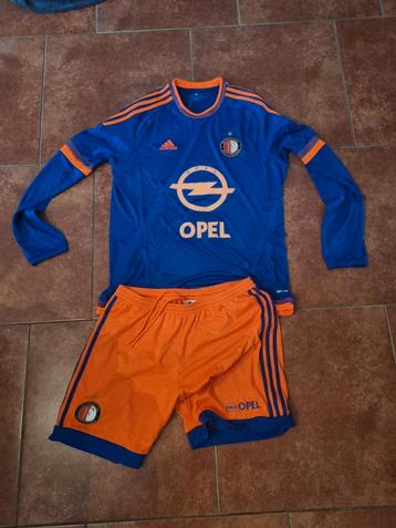 Feyenoord Adidas Voetbaltenue Maat L 2015/2016 beschikbaar voor biedingen