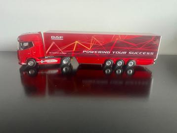 DAF XG+ MY25 met drie assige trailer WSI 1:50 beschikbaar voor biedingen