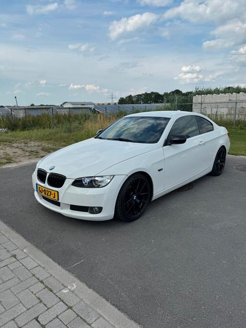 BMW 3-Serie 3.0L 325i Handbak, Auto's, BMW, Particulier, 3-Serie, Achteruitrijcamera, Airbags, Airconditioning, Alarm, Android Auto