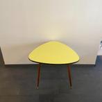 Vintage koffietafel met geel formica blad, Overige vormen, 50 tot 100 cm, Kunststof, Gebruikt