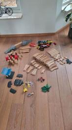 Treinbaan hout met treintjes en accesoires, Kinderen en Baby's, Ophalen, Gebruikt