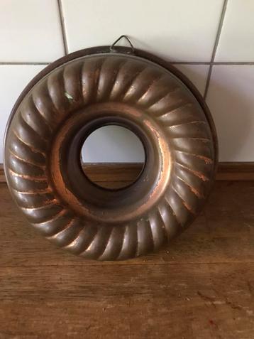 Oud rood koperen Tulband vertind  aan de binnenkant beschikbaar voor biedingen