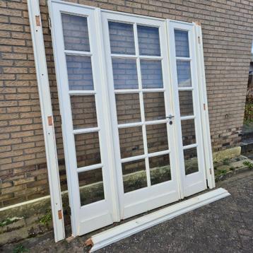 Driedelige deurenset incl. kozijn 239hx210br facetglas beschikbaar voor biedingen