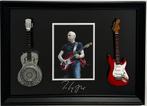 Mark Knopfler lijst met twee miniatuur gitaren wanddeco deco, Verzamelen, Muziek, Artiesten en Beroemdheden, Info@deconoord.nl