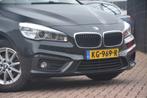 BMW 2 Serie Active Tourer 214d Centennial Executive, Auto's, BMW, Voorwielaandrijving, 1325 kg, Gebruikt, Zwart