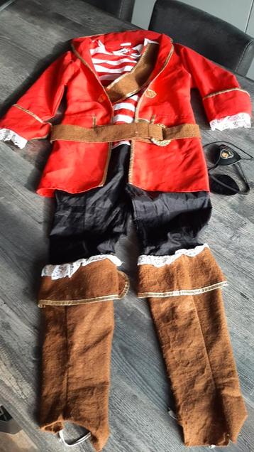 Piratenpak Maat 116 beschikbaar voor biedingen