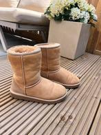 Ugg, Kinderen en Baby's, Kinderkleding | Schoenen en Sokken, Ophalen of Verzenden, Gebruikt, Meisje, Laarzen