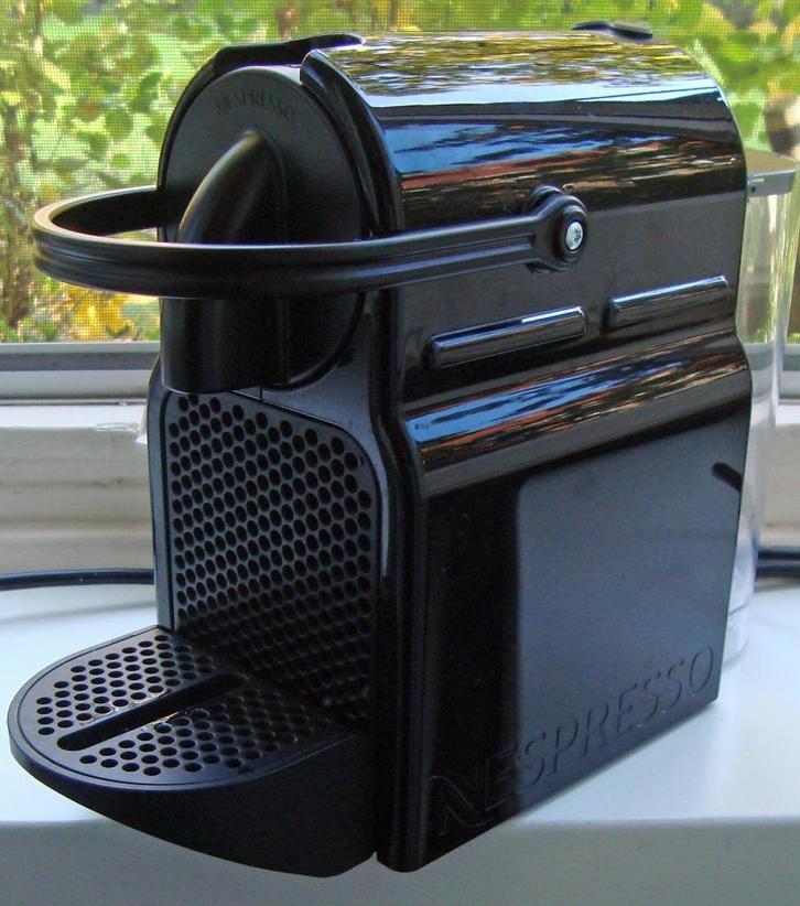 Nespresso Magimix Inissia, Witgoed en Apparatuur, Koffiezetapparaten, Zo goed als nieuw, Koffiemachine, Afneembaar waterreservoir