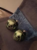 Twee donker groene heksen ballen, Diversen, Kerst, Ophalen