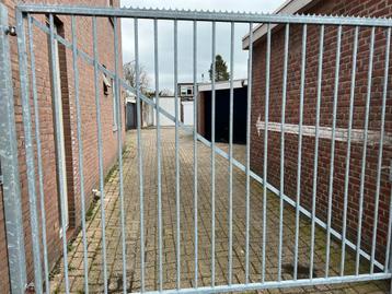 Garage voor opslag of auto stalling beschikbaar voor biedingen