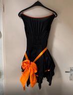Mooie zwart/oranje heks jurk, hoed en handschoenen. Maat M, Kleding | Dames, Maat 38/40 (M), Ophalen of Verzenden, Zo goed als nieuw