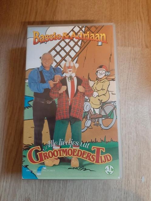 Bassie en Adriaan VHS liedjes uit grootmoederstijd, Cd's en Dvd's, VHS | Kinderen en Jeugd, Kinderprogramma's en -films, Overige typen