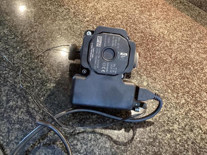 Nefit Bosch CV Pomp, Doe-het-zelf en Verbouw, Verwarming en Radiatoren, Zo goed als nieuw, Cv-ketel of Combi-ketel, Minder dan 200 watt