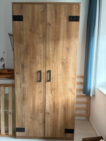 Stoere Kledingkast 200x90x58 cm beschikbaar voor biedingen