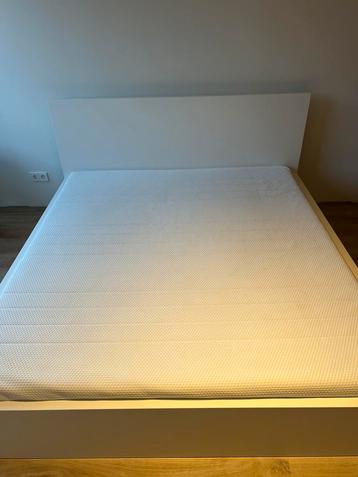 IKEA MALM bed and AKREHAMN mattress 180x200