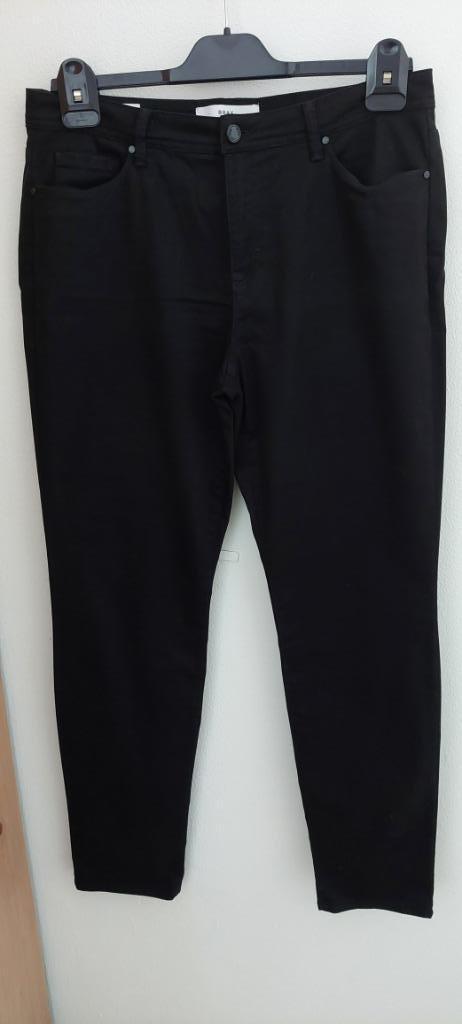 Brax zwarte jeans maat 40, Kleding | Dames, Spijkerbroeken en Jeans, Zo goed als nieuw, W30 - W32 (confectie 38/40), Zwart, Ophalen of Verzenden