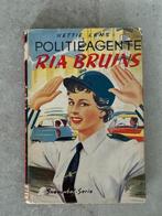 Politie agente Ria Bruins geschreven door Nettie Lens., Boeken, Ophalen of Verzenden, Gelezen, Nettie Lens